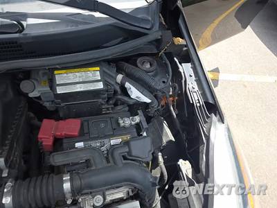 2016 Nissan Versa SV - zdjęcie 22 z 23 - miniatura