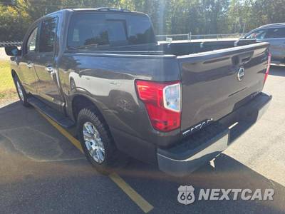 2019 Nissan TITAN SV Crew Cab Short Bed - zdjęcie 2 z 33 - miniatura