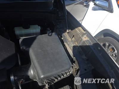 2019 Nissan TITAN SV Crew Cab Short Bed - zdjęcie 32 z 33 - miniatura