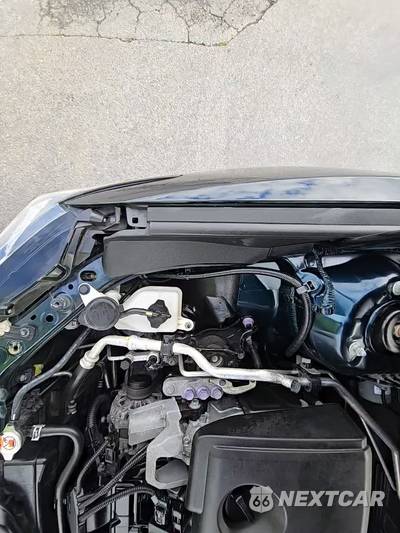 2019 Toyota Camry LE - zdjęcie 35 z 42 - miniatura