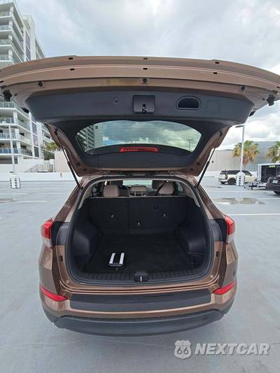 2016 Hyundai Tucson SE w/Beige Interior - zdjęcie 14 z 24 - miniatura