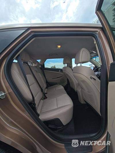 2016 Hyundai Tucson SE w/Beige Interior - zdjęcie 16 z 24 - miniatura