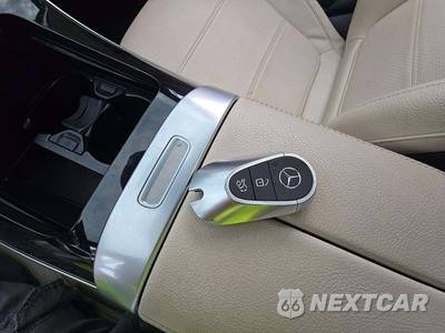 2024 Mercedes-Benz C 300 4MATIC - zdjęcie 8 z 24 - miniatura
