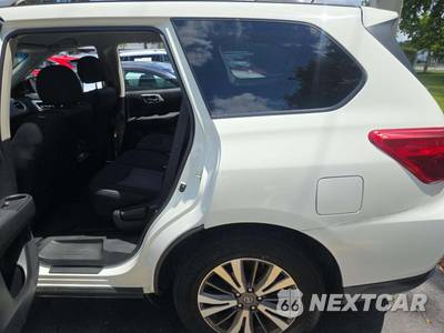 2017 Nissan Pathfinder SV - zdjęcie 13 z 34 - miniatura