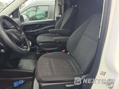 2018 Mercedes-Benz Metris Worker Cargo Van 126.0" WB - zdjęcie 6 z 20 - miniatura