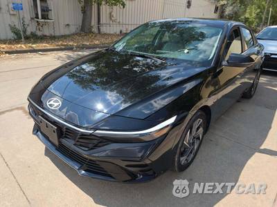 2025 Hyundai Elantra Limited - zdjęcie 1 z 22 - miniatura