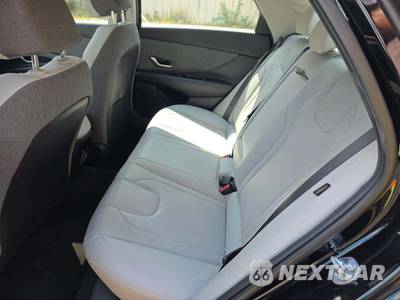 2025 Hyundai Elantra Limited - zdjęcie 13 z 22 - miniatura