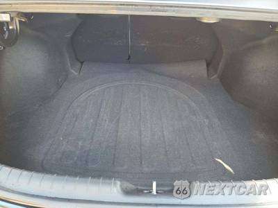 2025 Hyundai Elantra Limited - zdjęcie 14 z 22 - miniatura