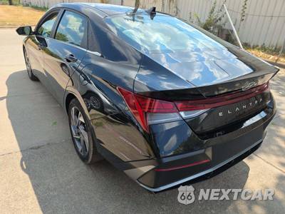 2025 Hyundai Elantra Limited - zdjęcie 2 z 22 - miniatura