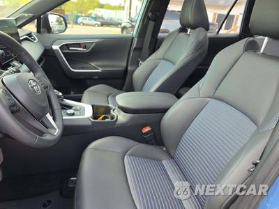 2025 Toyota RAV4 Hybrid XSE - zdjęcie 6 z 22 - miniatura