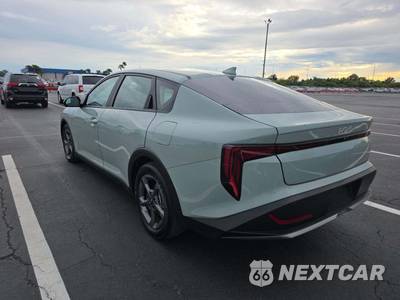 2025 Kia K4 LXS - zdjęcie 2 z 23 - miniatura