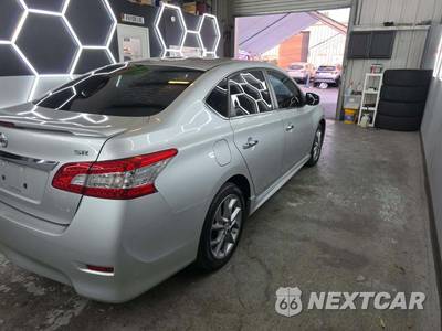 2015 Nissan Sentra SR - zdjęcie 3 z 24 - miniatura