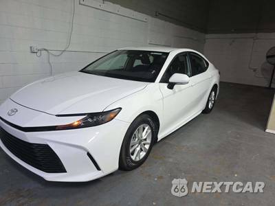 2026 Toyota Camry LE - zdjęcie 1 z 20 - miniatura