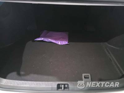 2026 Toyota Camry LE - zdjęcie 14 z 20 - miniatura