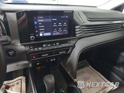 2026 Toyota Camry LE - zdjęcie 10 z 20 - miniatura