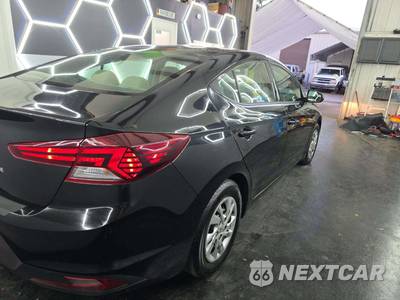 2019 Hyundai Elantra SE Sedan - zdjęcie 3 z 24 - miniatura