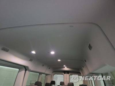 2026 Ford Transit Passenger Van XLT Medium Roof 148.0" WB - zdjęcie 11 z 21 - miniatura