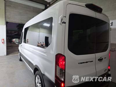 2026 Ford Transit Passenger Van XLT Medium Roof 148.0" WB - zdjęcie 2 z 21 - miniatura