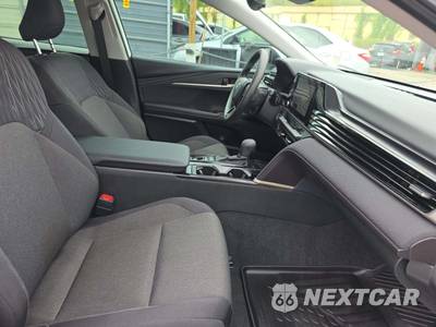 2025 Toyota Camry LE - zdjęcie 18 z 20 - miniatura