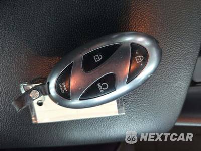 2025 Hyundai Elantra Hybrid SEL Sport - zdjęcie 8 z 23 - miniatura
