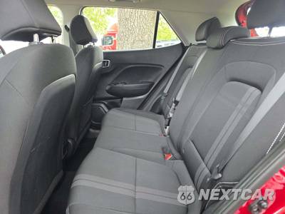 2025 Hyundai Venue SEL - zdjęcie 13 z 20 - miniatura