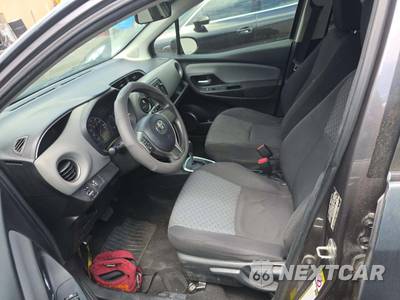 2015 Toyota Yaris LE - zdjęcie 6 z 20 - miniatura