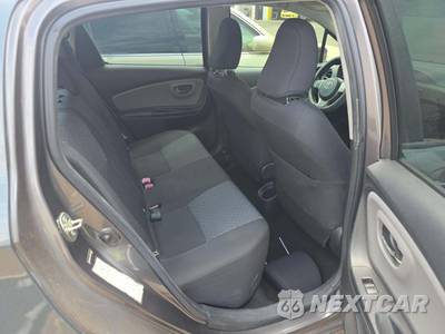 2015 Toyota Yaris LE - zdjęcie 16 z 20 - miniatura