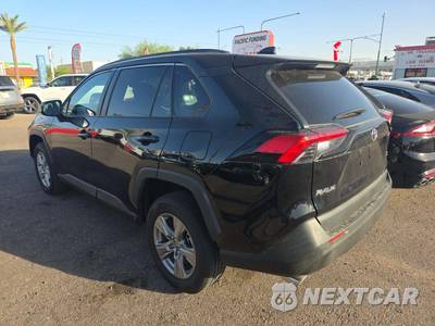 2025 Toyota RAV4 XLE - zdjęcie 2 z 20 - miniatura