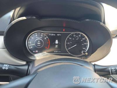 2021 Nissan Versa SV - zdjęcie 6 z 21 - miniatura
