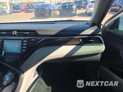 2019 Toyota Camry LE - zdjęcie 19 z 24 - miniatura