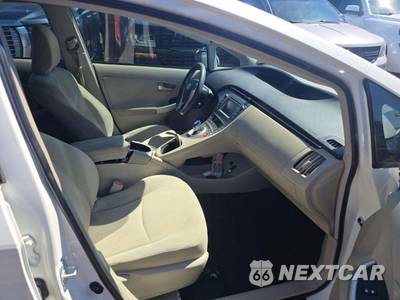 2015 Toyota Prius Three - zdjęcie 18 z 26 - miniatura