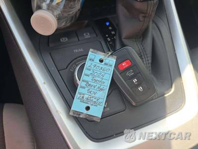 2024 Toyota RAV4 Hybrid XLE - zdjęcie 8 z 20 - miniatura