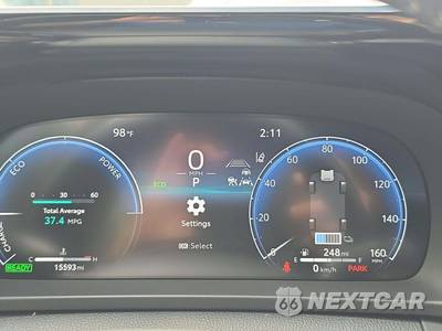 2025 Toyota Crown Signia XLE - zdjęcie 9 z 21 - miniatura