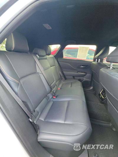 2025 Toyota Crown Signia XLE - zdjęcie 16 z 21 - miniatura