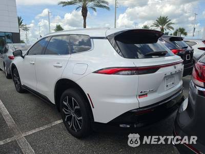 2025 Toyota Crown Signia XLE - zdjęcie 2 z 21 - miniatura