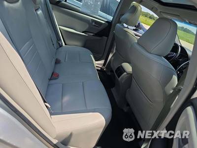 2016 Toyota Camry XSE - zdjęcie 16 z 26 - miniatura