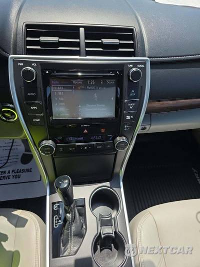 2016 Toyota Camry XSE - zdjęcie 10 z 26 - miniatura