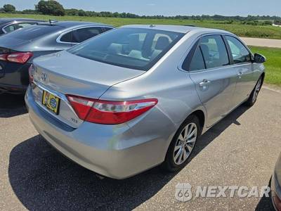 2016 Toyota Camry XSE - zdjęcie 3 z 26 - miniatura