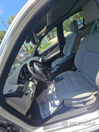 2011 Mercedes-Benz C 300 - zdjęcie 3 z 25 - miniatura