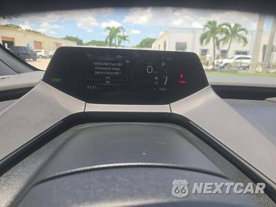 2023 Toyota Prius XLE - zdjęcie 6 z 18 - miniatura