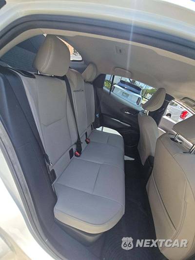 2023 Toyota Prius XLE - zdjęcie 13 z 18 - miniatura