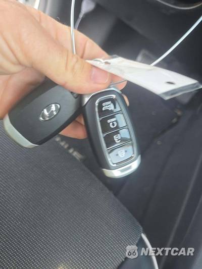2023 Hyundai Venue Limited - zdjęcie 8 z 25 - miniatura