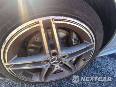 2012 Mercedes-Benz AMG C 63 Sedan - zdjęcie 24 z 28 - miniatura
