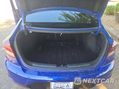 2020 Hyundai Elantra Sport Sedan - zdjęcie 14 z 21 - miniatura