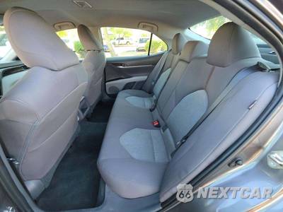 2020 Toyota Camry LE - zdjęcie 13 z 21 - miniatura