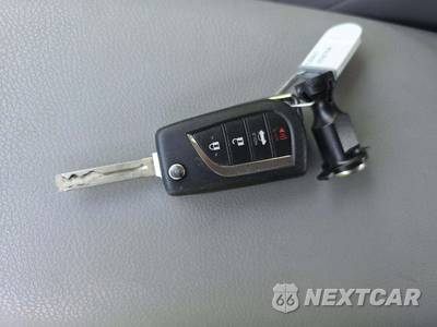 2020 Toyota Camry LE - zdjęcie 8 z 21 - miniatura