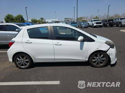 2012 Toyota Yaris SE Hatchback - zdjęcie 4 z 22 - miniatura