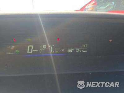2015 Toyota Prius v Two - zdjęcie 9 z 21 - miniatura
