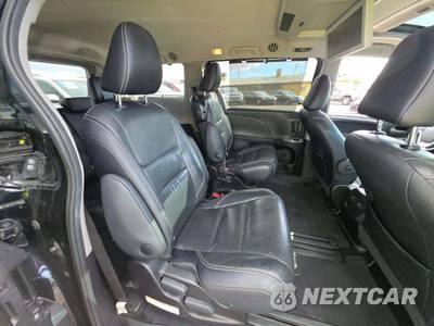 2015 Toyota Sienna SE Premium 8-Passenger 119.3" WB - zdjęcie 17 z 22 - miniatura