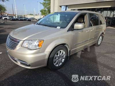2013 Chrysler Town & Country Touring 121.2" WB